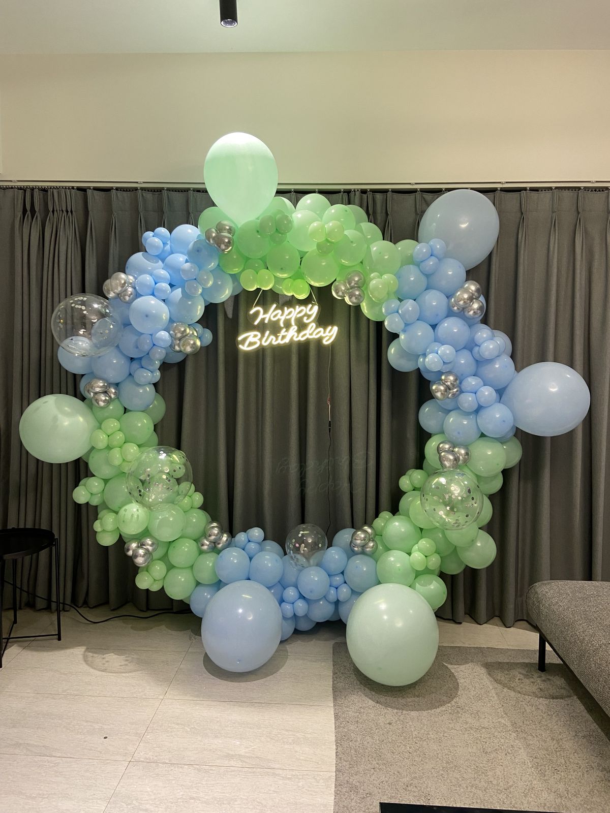 Looking for a Romantic Stay in Noida sector- 11?